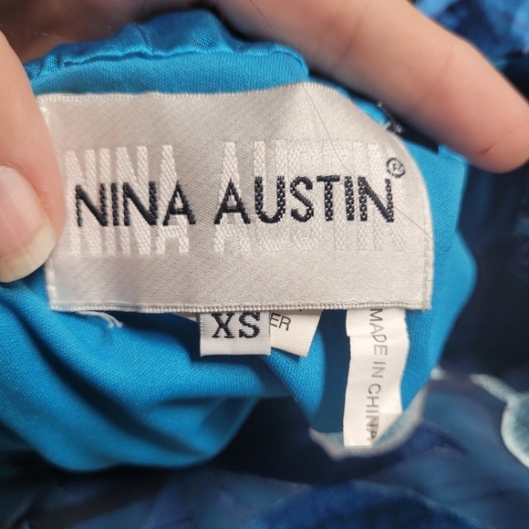 Nina Austin Elegant Blue Silk BeadedFloral Evening Dress - Picture 2 of 8